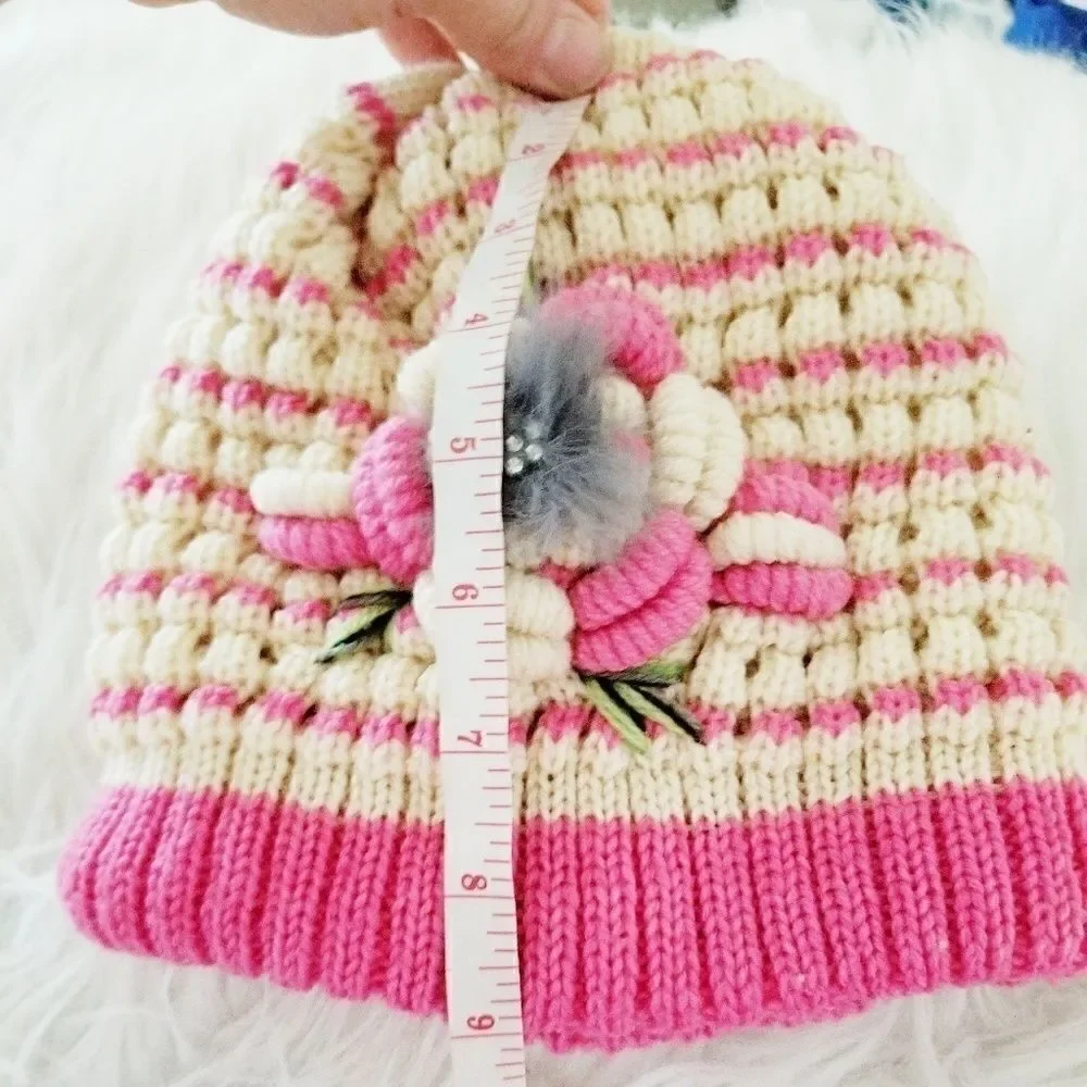Sweet little winter hat.